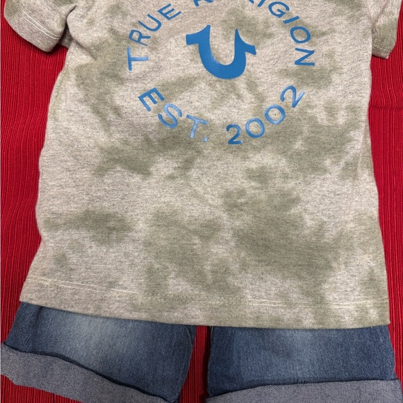 True Religion - Picture 3 of 4